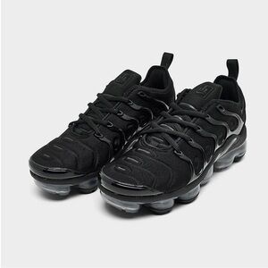 WOMEN'S NIKE AIR VAPORMAX PLUS SE RUNNING SHOES- size 8.5